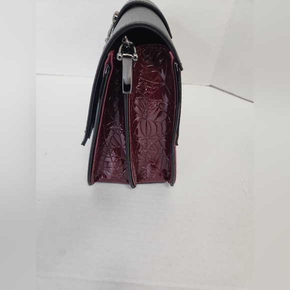 Loungefly Elvira Mistress Of The Dark Crossbody NWT Red/Black Spiderweb Goth - Picture 6 of 16